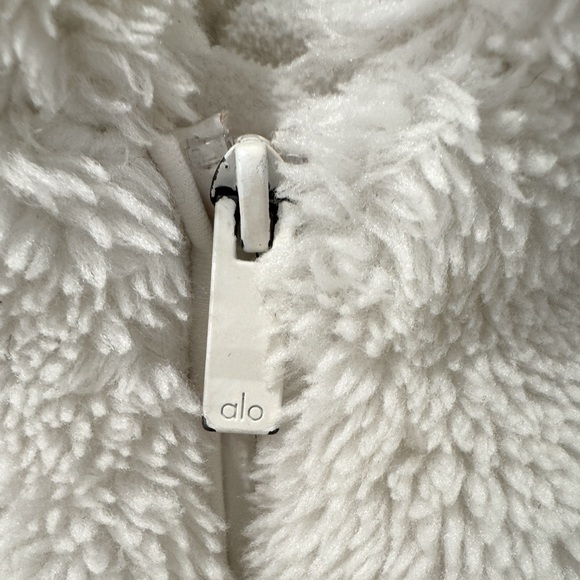 ALO YOGA LA Sherpa Jacket - IVORY - Picture 6 of 8